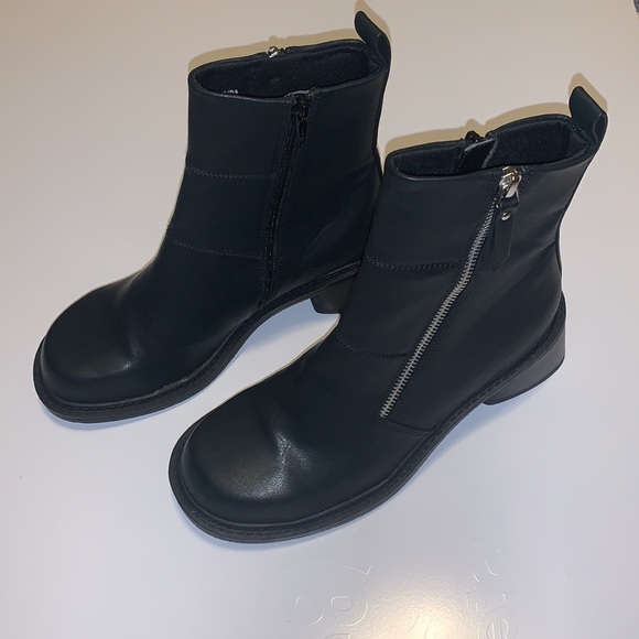 🆕 ASOS Black Chunky Ankle Booties - Women’s Size 8 - Picture 2 of 7